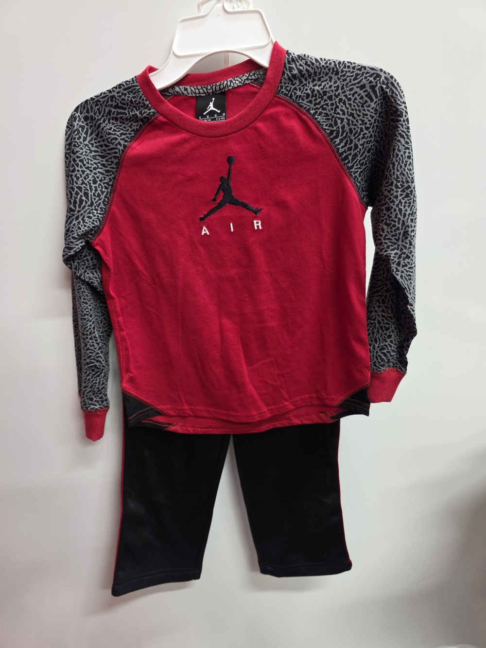 Jordan Red & Gray 'Air' Two-Piece Kids Set